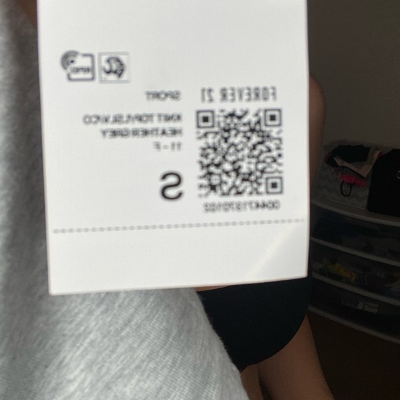 Forever 21 open back long sleeve - Picture 2 of 3